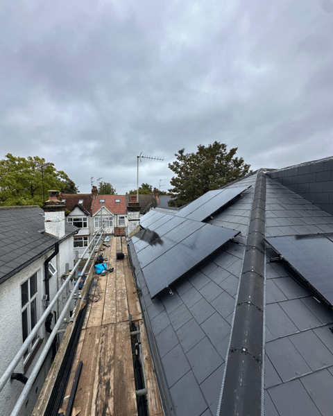 Solar panel installation in North London showing how homeowners save money and energy in 2025
